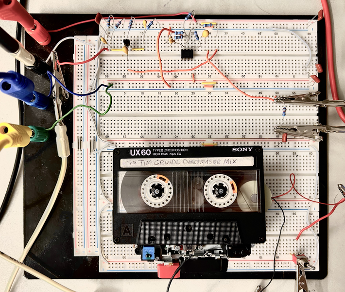 File:Cassetplayercircuit.png